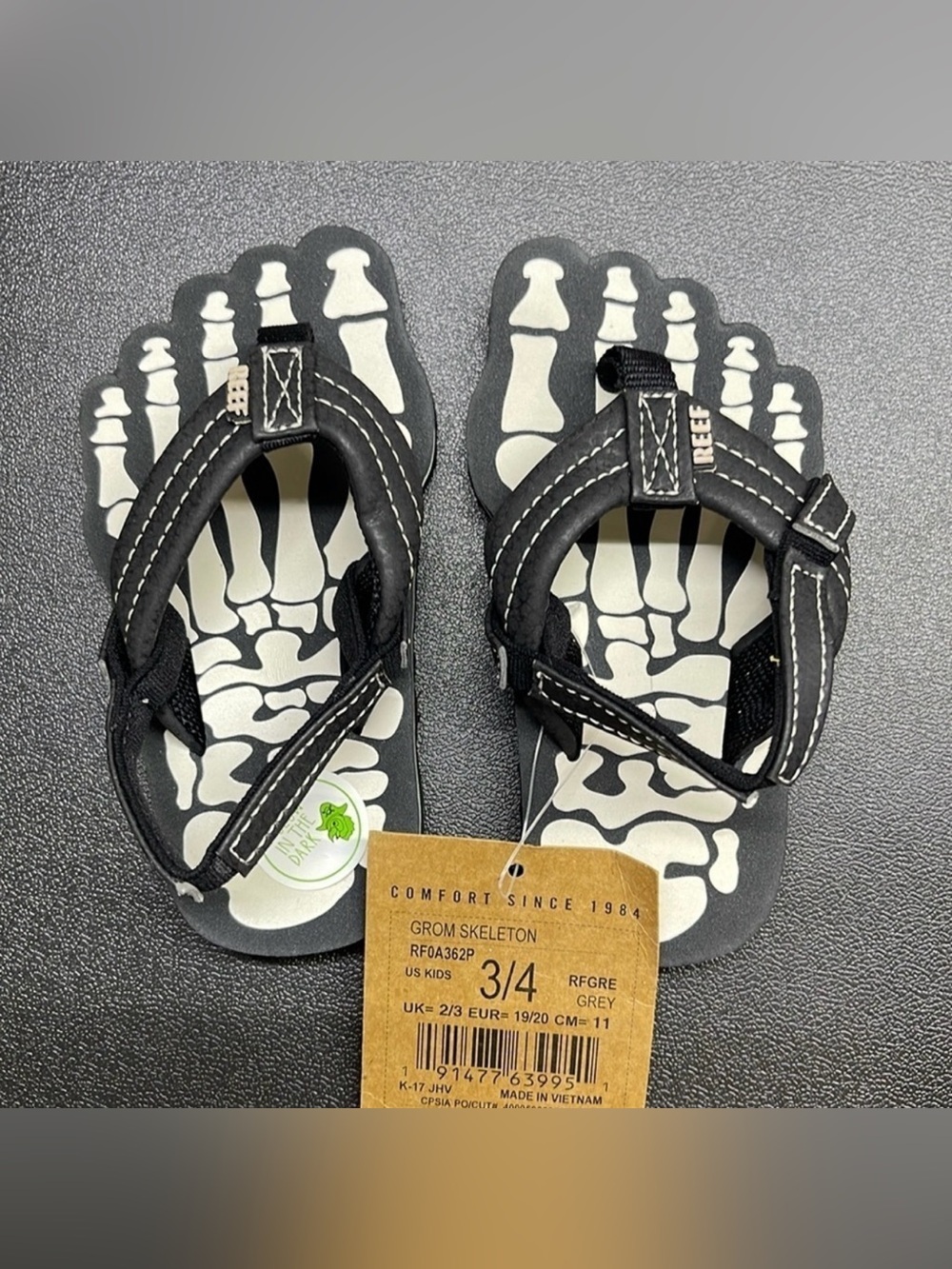 Nwt Reef Toddler "Glow In The Dark" Skeleton Sandals Size 3/4 — image 3 of 5